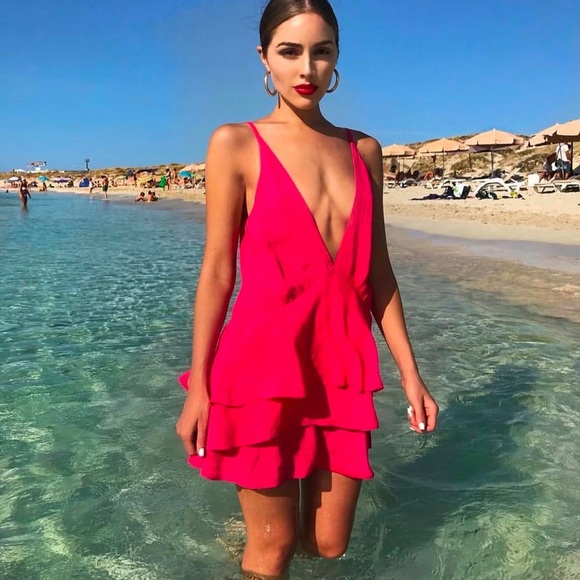 Beach Riot Dresses & Skirts - Beach Riot x Revolve Maya Ruffle Hot Pink Mini Dress Party Beachy Size Medium